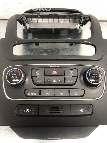 KIA Sorento Climate control unit 