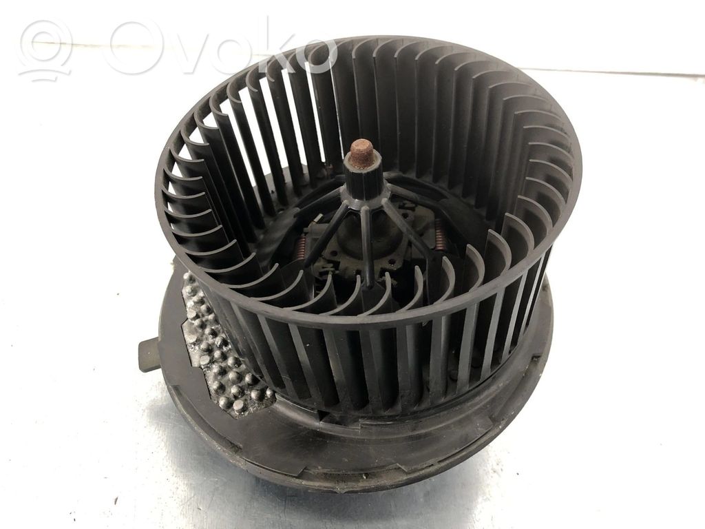 Volkswagen PASSAT B7 Ventola riscaldamento/ventilatore abitacolo 