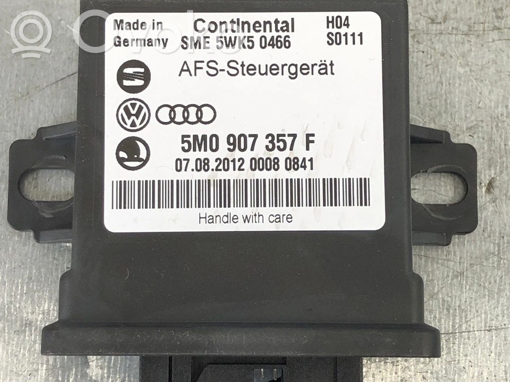 Volkswagen PASSAT B7 Ajovalojen virranrajoitinmoduuli Xenon 