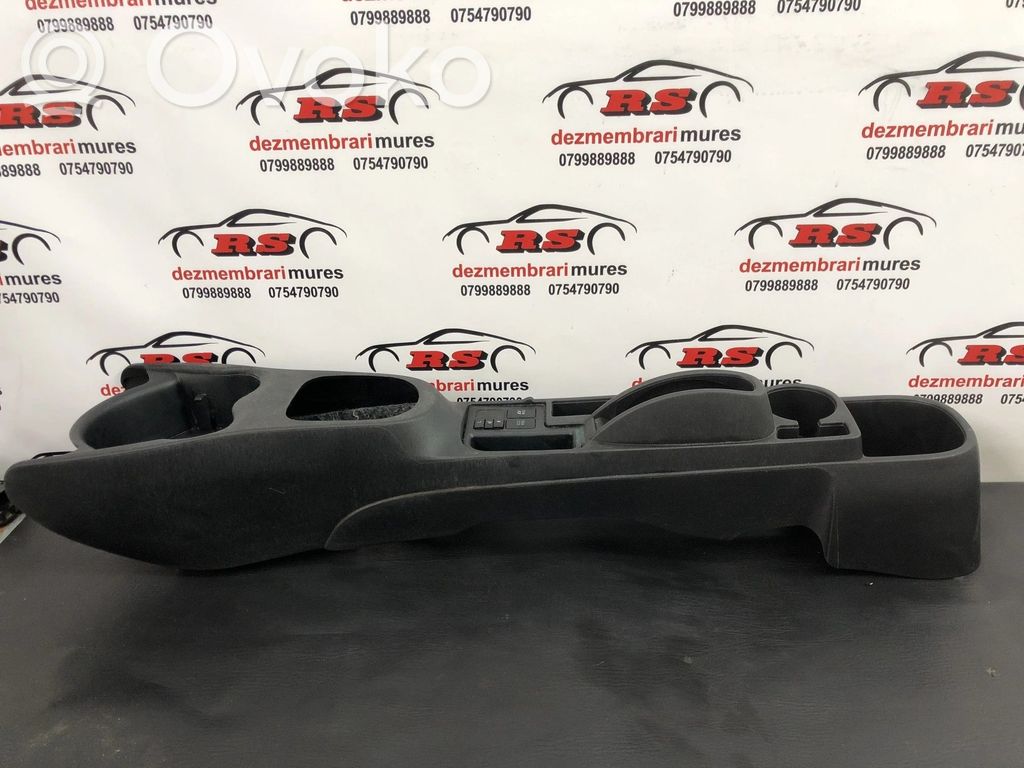 Toyota Yaris Tunel środkowy 