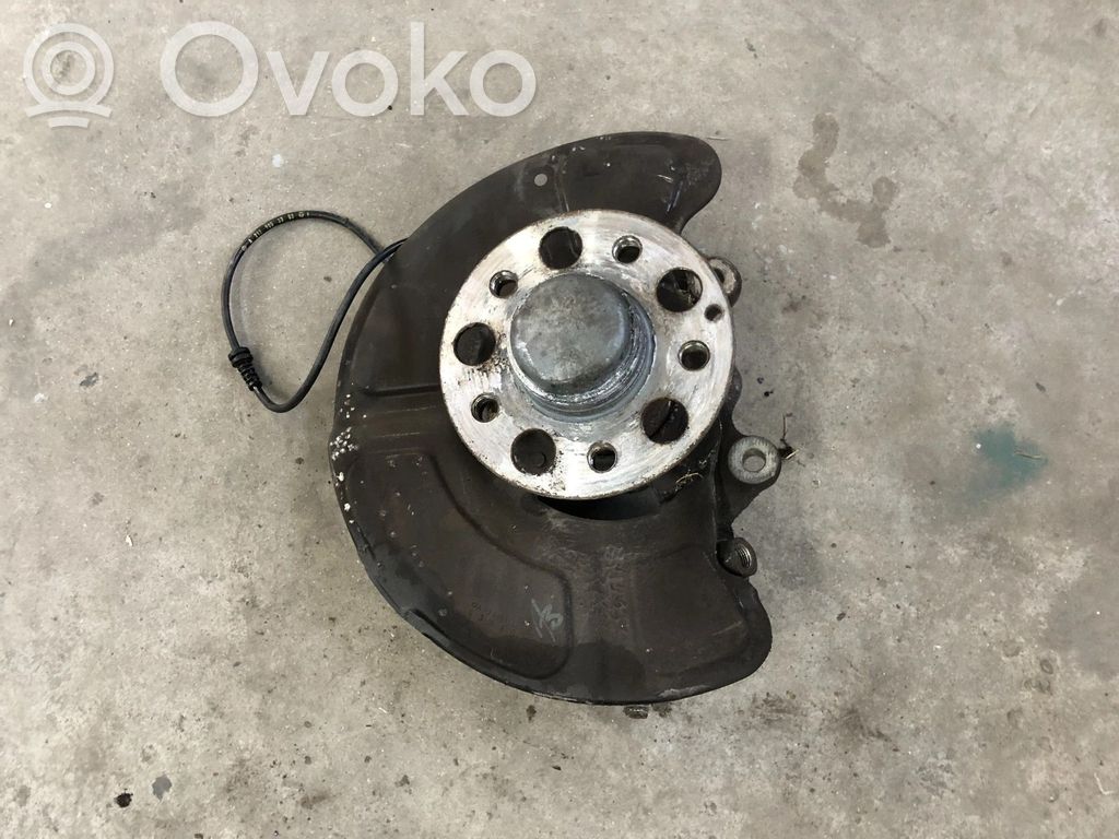 Mercedes-Benz E W212 Front wheel hub spindle knuckle 