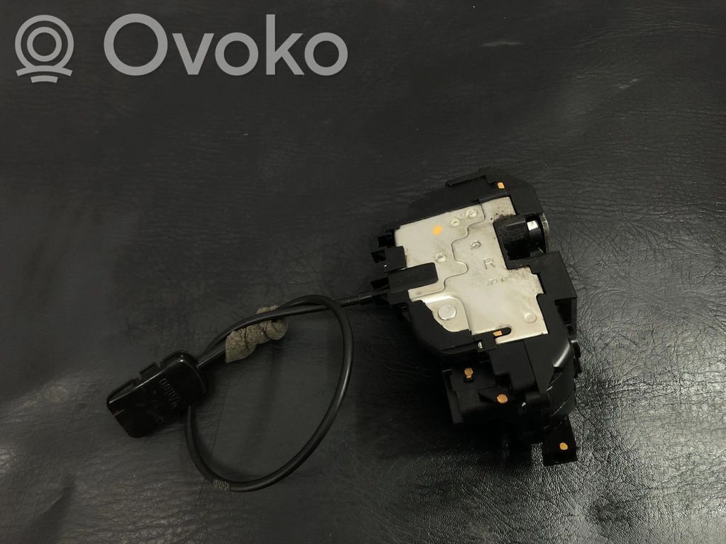 Nissan NV400 Zamek drzwi przednich 