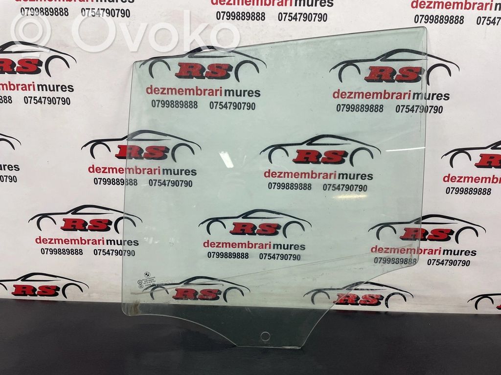 BMW X1 E84 Rear door window glass 
