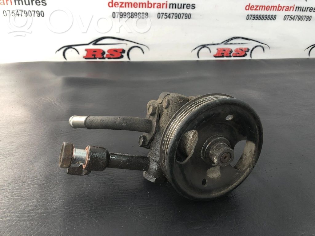 Nissan Navara D40 Pompa wspomagania 