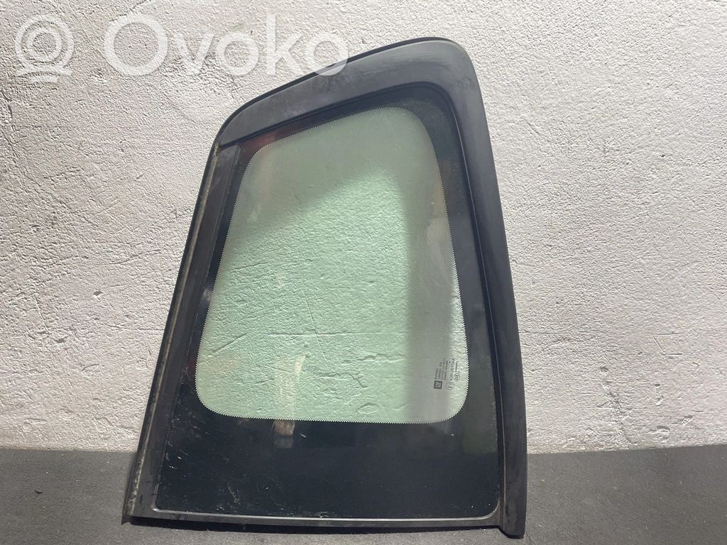 Opel Zafira C Vidrio lateral trasero 