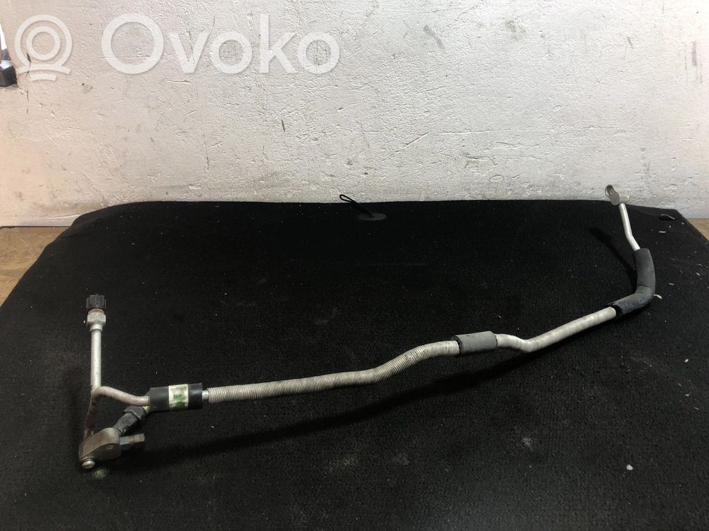 BMW 3 E36 Ilmastointilaitteen putki (A/C) 