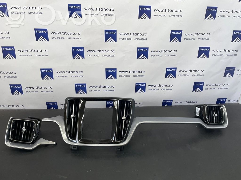 Volvo V60 Kita salono detalė 