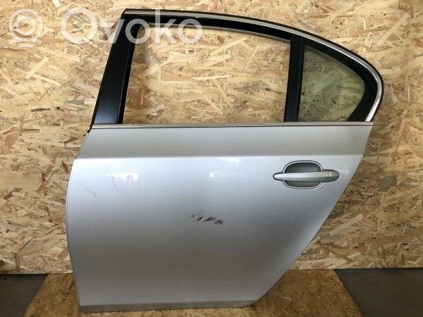 BMW 5 E60 E61 Aizmugurējās durvis 