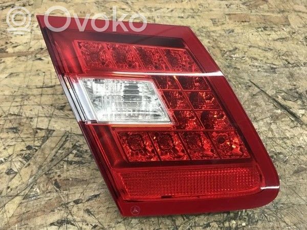 Mercedes-Benz E W212 Lampă spate în capacul portbagajului 