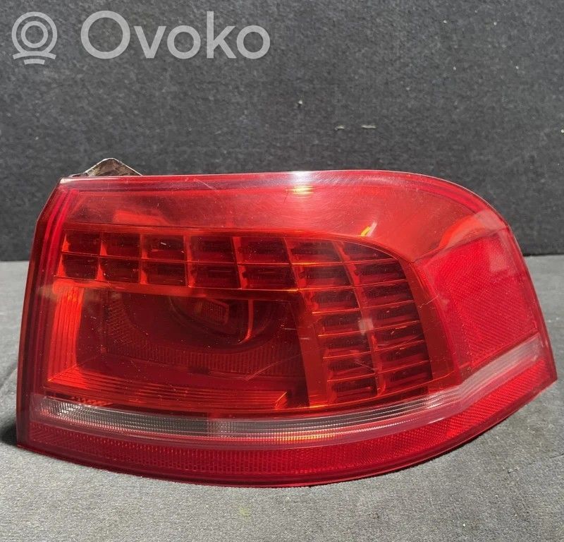 Volkswagen PASSAT B7 Aizmugurējais lukturis virsbūvē 