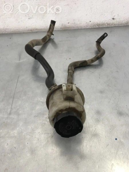 Nissan Navara D40 Power steering fluid tank/reservoir 