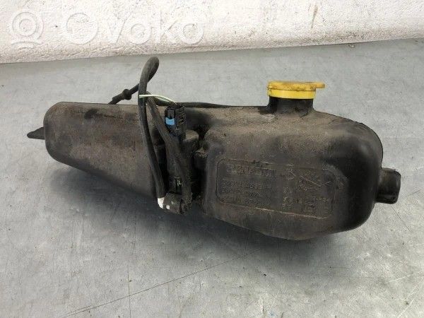 Zbiornik płynu do spryskiwaczy szyby przedniej / czołowej   289104583R,71644