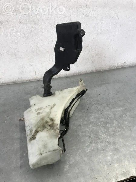 Audi A4 S4 B8 8K Zbiornik płynu do spryskiwaczy szyby przedniej / czołowej 