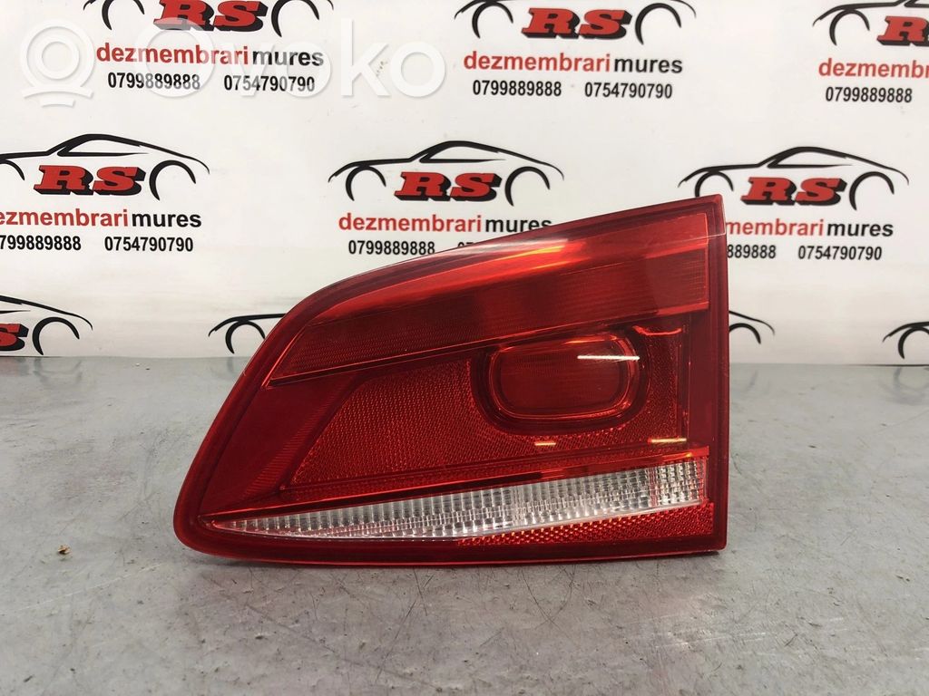 Volkswagen PASSAT B7 Luces portón trasero/de freno 