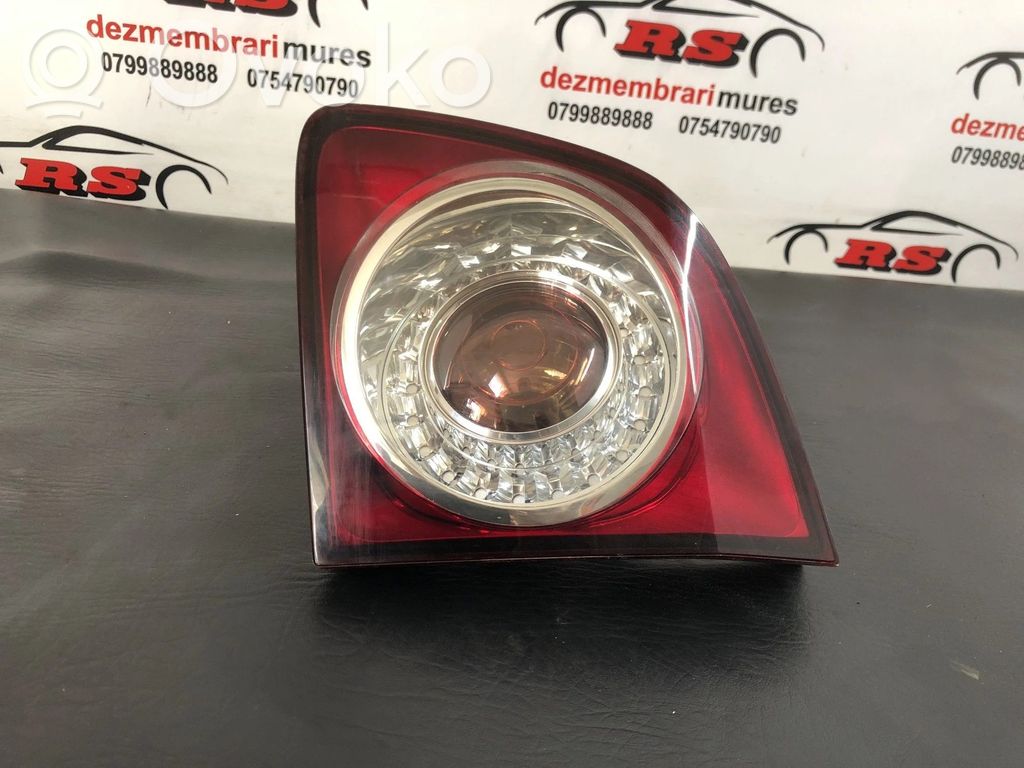 Volkswagen Golf VI Lampy tylnej klapy bagażnika 