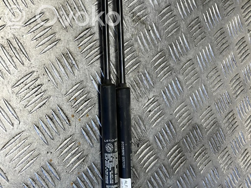 Alfa Romeo 147 Tailgate/trunk strut/damper 