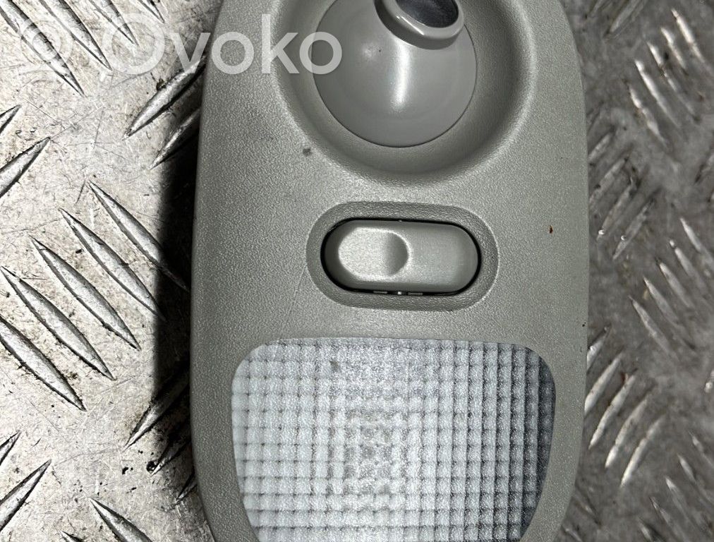 Renault Clio II Priekinių vietų apšvietimo žibintas 