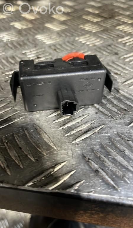 Renault Modus Hazard light switch 