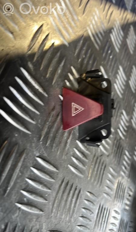 Peugeot 307 Schalter Warnblinkanlage 