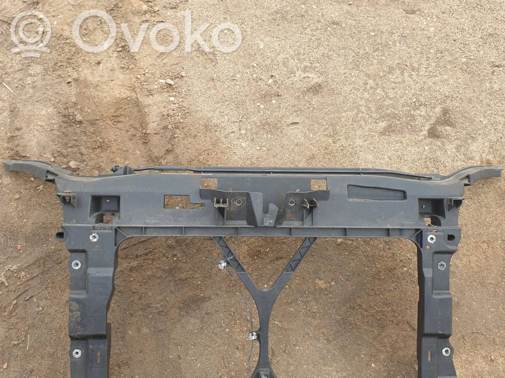 Mazda 5 Radiatoru panelis 