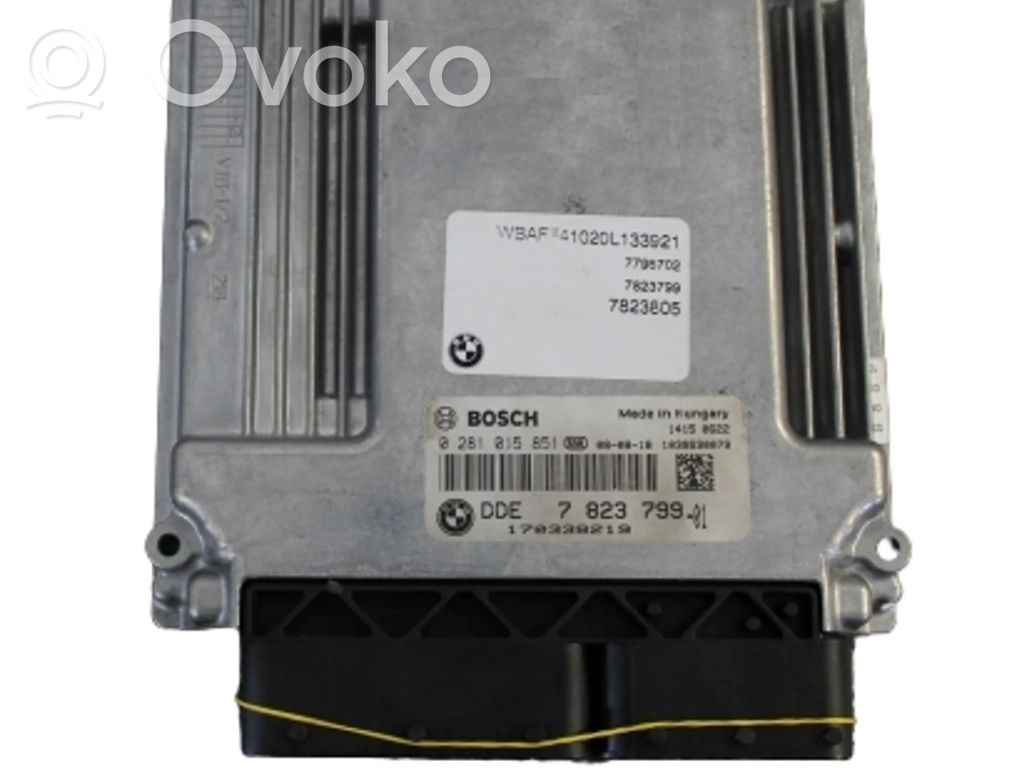 BMW 1 E81 E87 Variklio valdymo blokas 