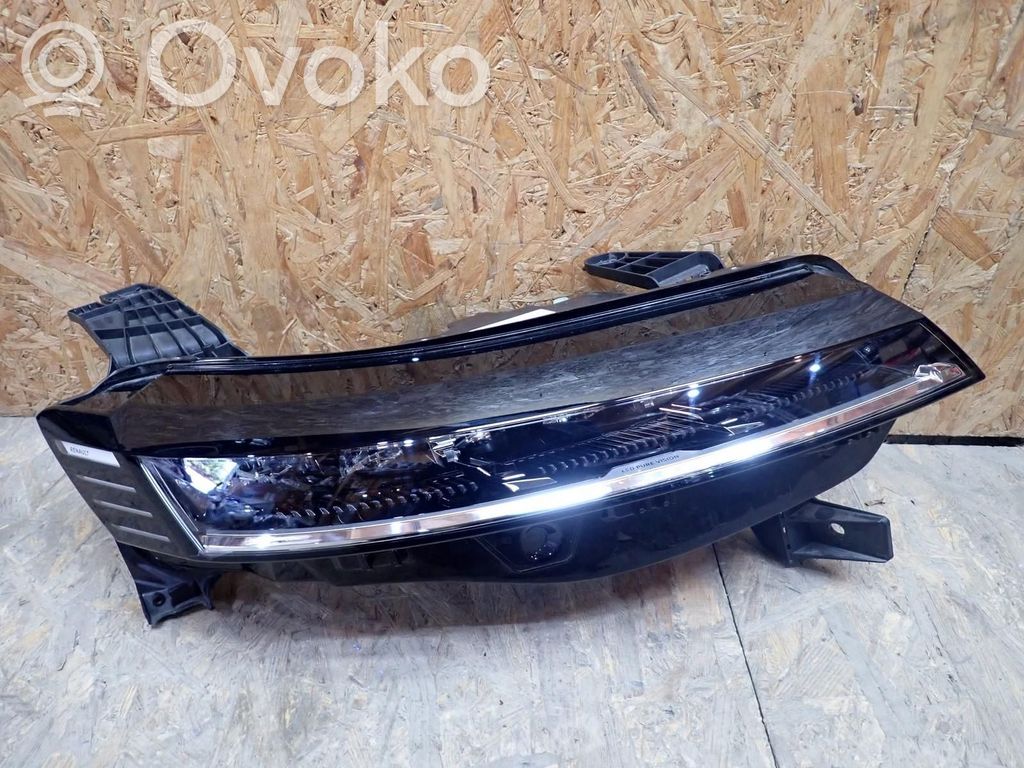 Headlight/headlamp   260102443R,260102443R