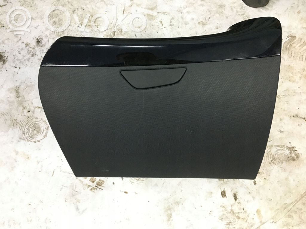 Renault Captur Daiktadėžė 