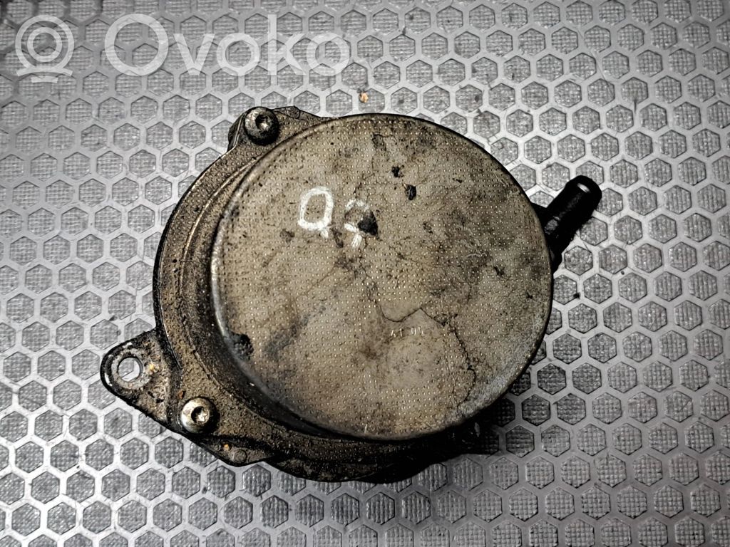 Audi Q7 4L Pompa podciśnienia / Vacum 