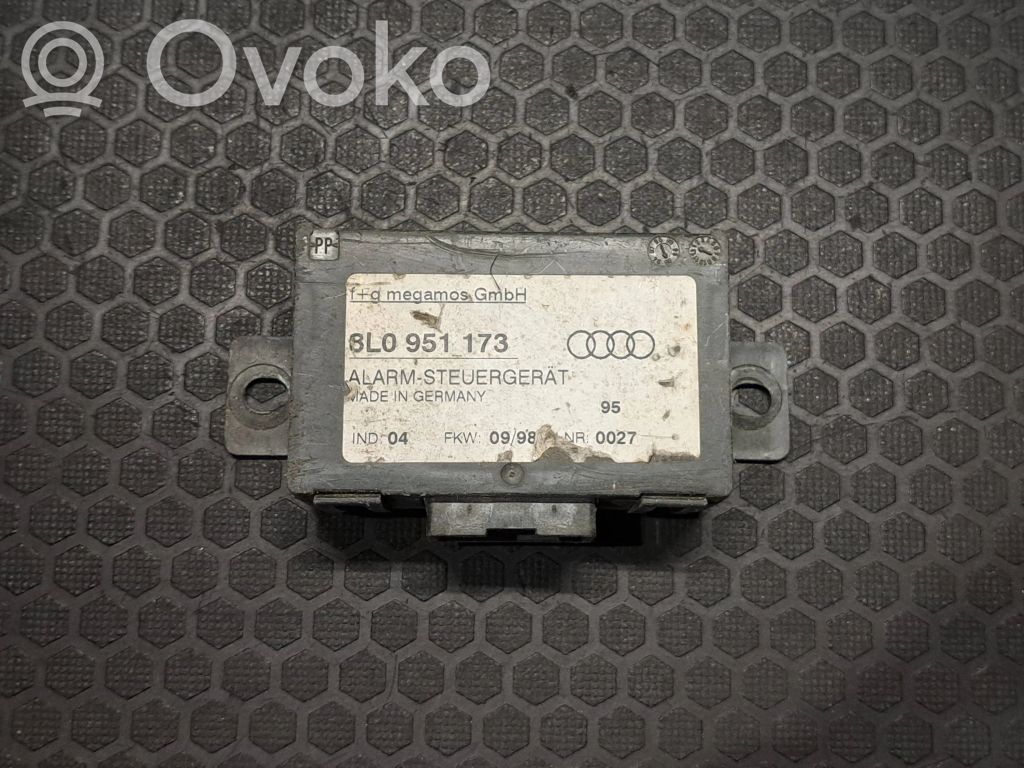 Alarm control unit/module   8L0951173