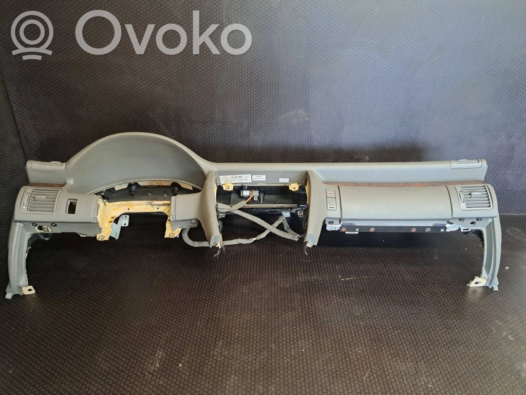 Audi A8 S8 D2 4D Panelė 