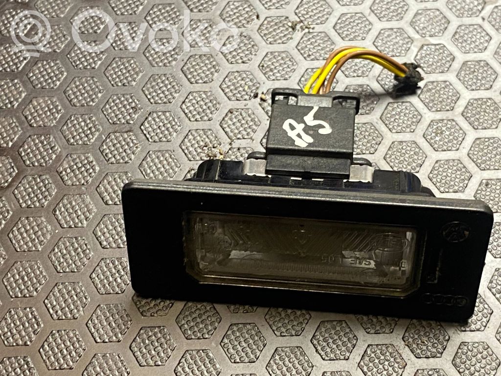 Audi A5 8T 8F Éclairage de plaque d'immatriculation 