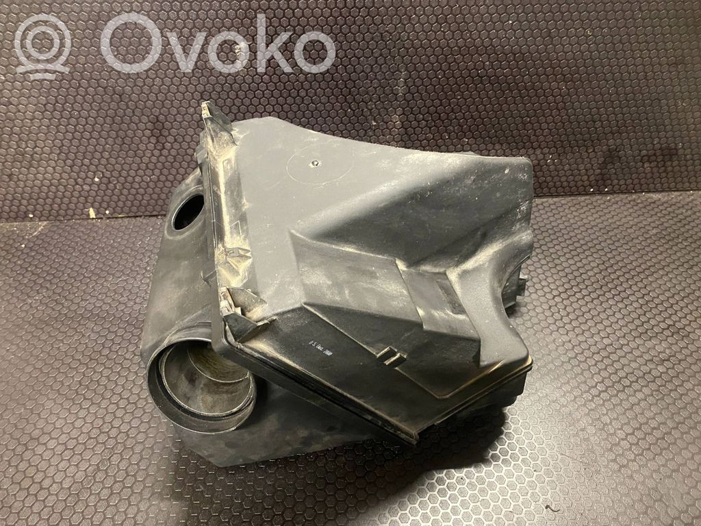 Audi A8 S8 D2 4D Air filter box 
