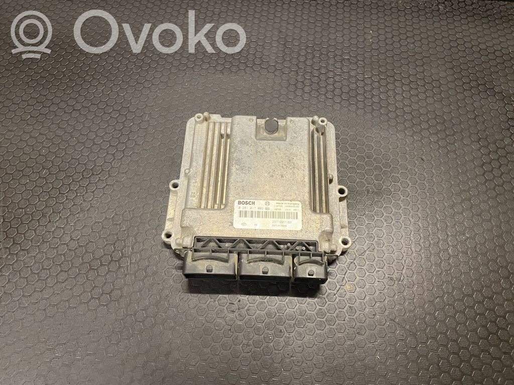 Opel Vivaro Engine control unit/module 