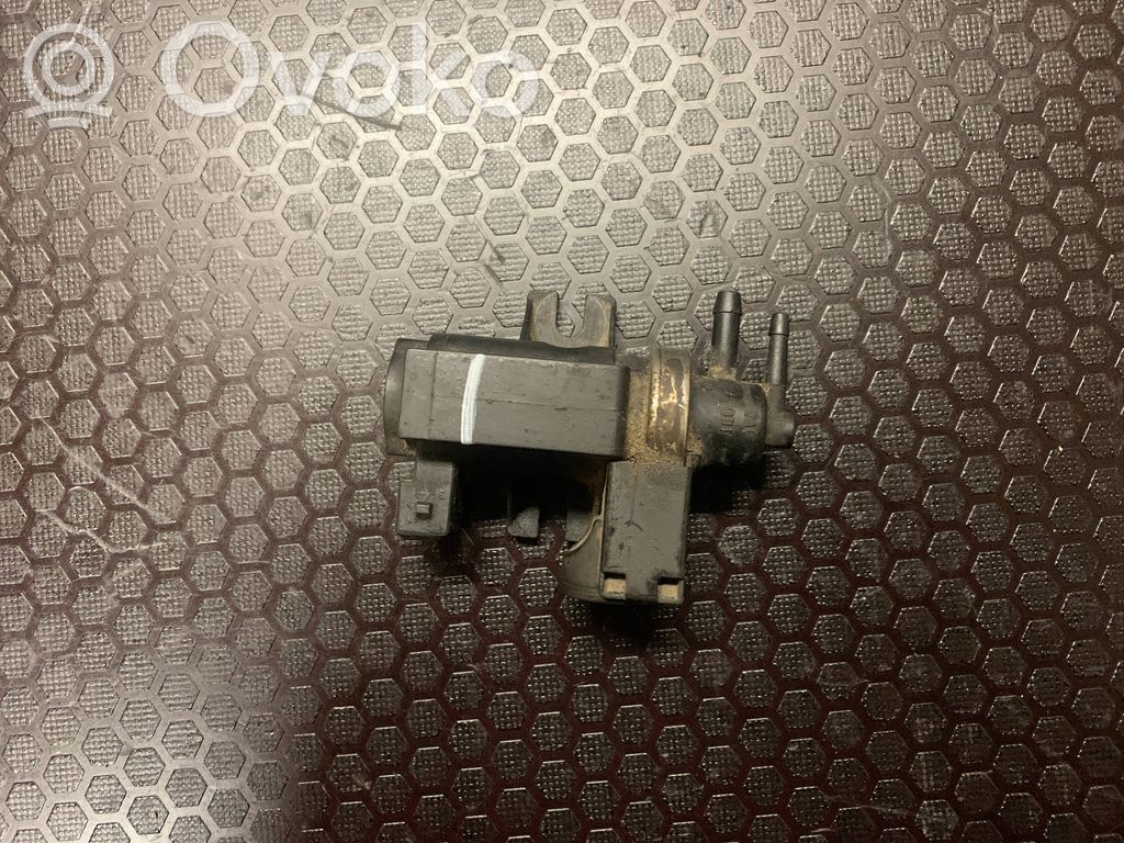 Volkswagen PASSAT B5 Turbo solenoid valve 