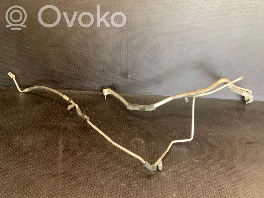 Opel Insignia A Ilmastointilaitteen putki (A/C) 