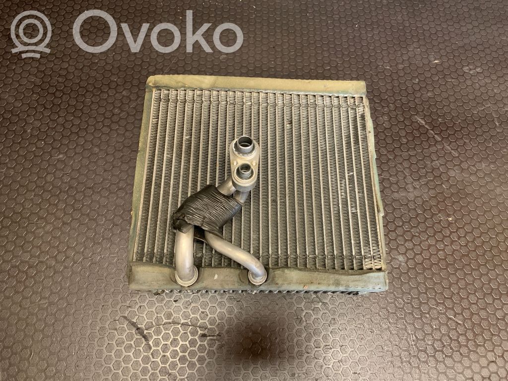 Opel Insignia A Ilmastointilaitteen sisälauhdutin (A/C) 
