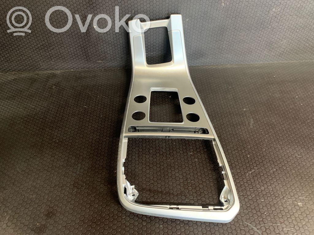 Volvo XC60 Ramă centrală panou bord 