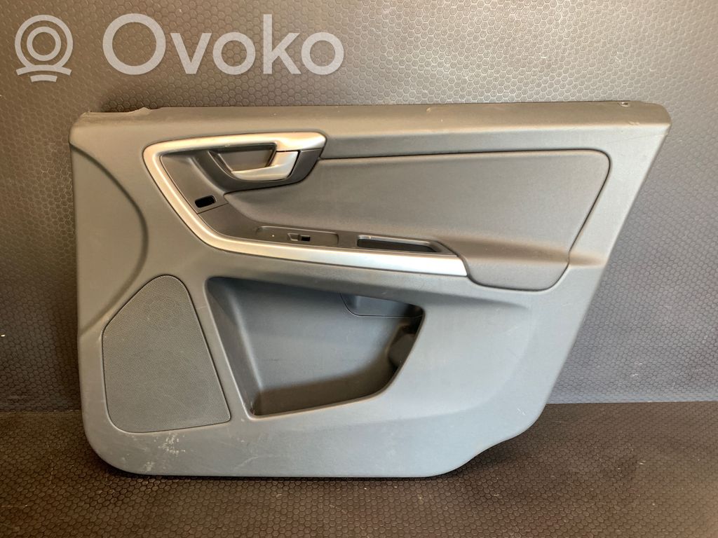 Volvo XC60 Front door card panel trim 
