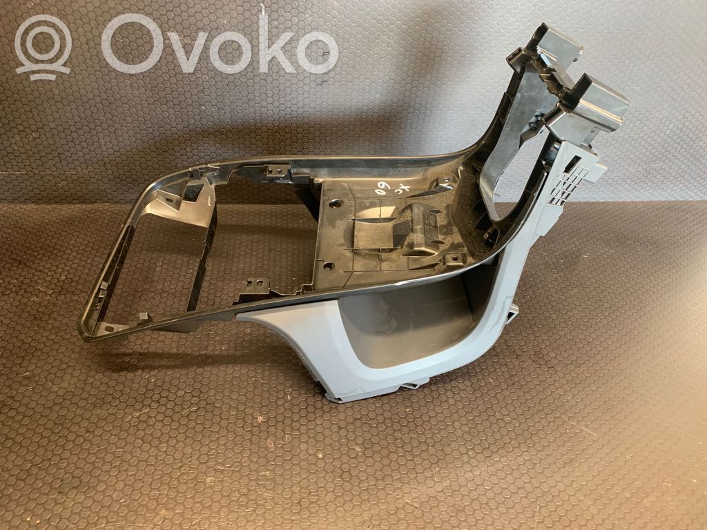 Volvo XC60 Revestimiento central del tablero 