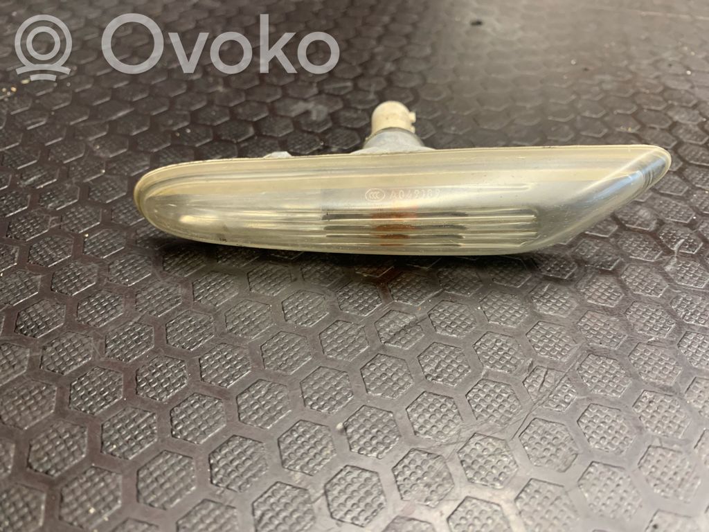 BMW 5 E60 E61 Etupuskurin suuntavilkku 