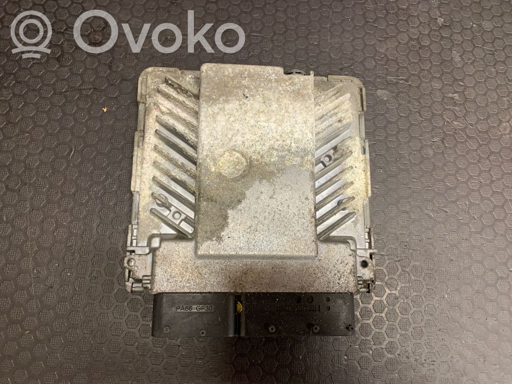 Volkswagen PASSAT B6 Engine control unit/module 