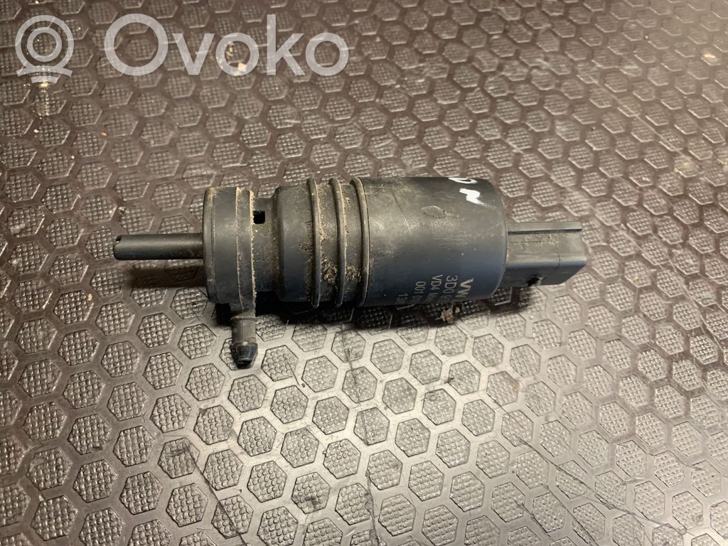 Volkswagen Phaeton Windscreen/windshield washer pump 