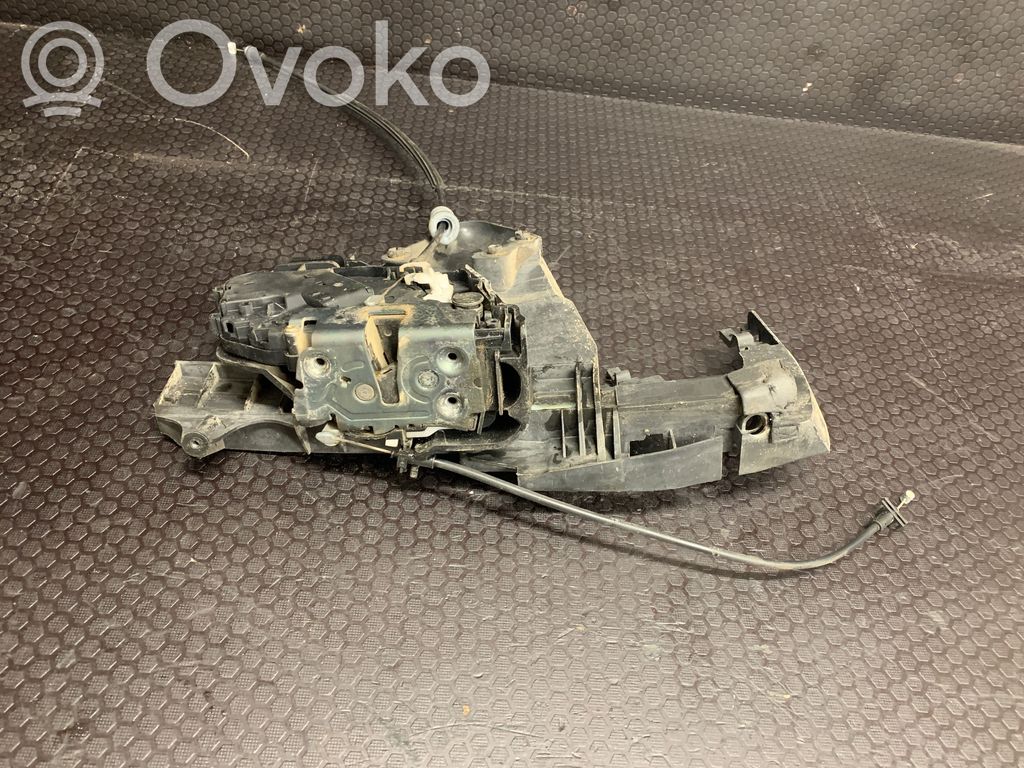 Volvo V50 Priekšpusē slēdzene 