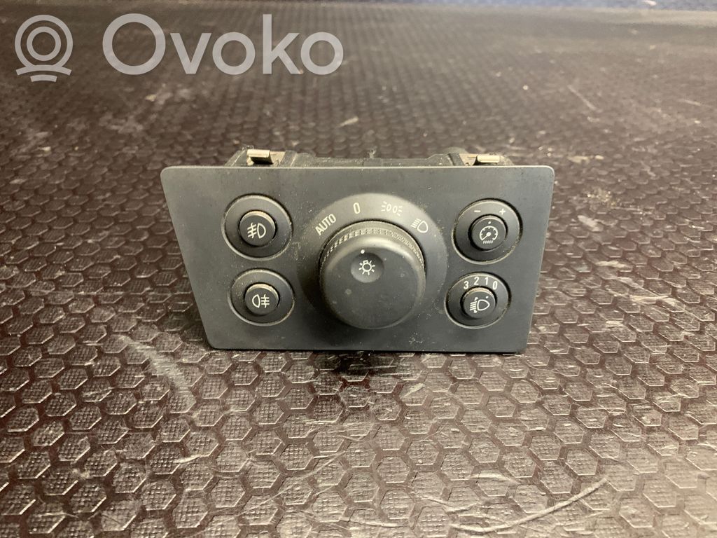 Opel Zafira B Light switch 