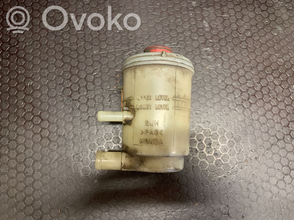 Honda FR-V Brake fluid reservoir 