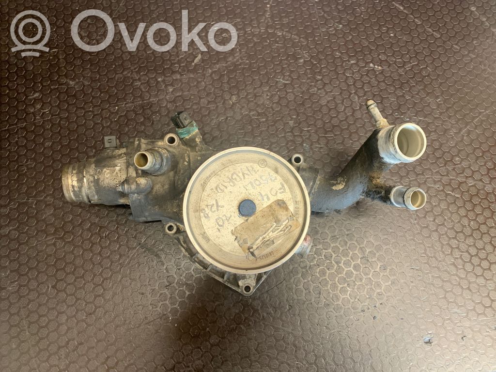 BMW 7 F01 F02 F03 F04 Ūdens sūknis 