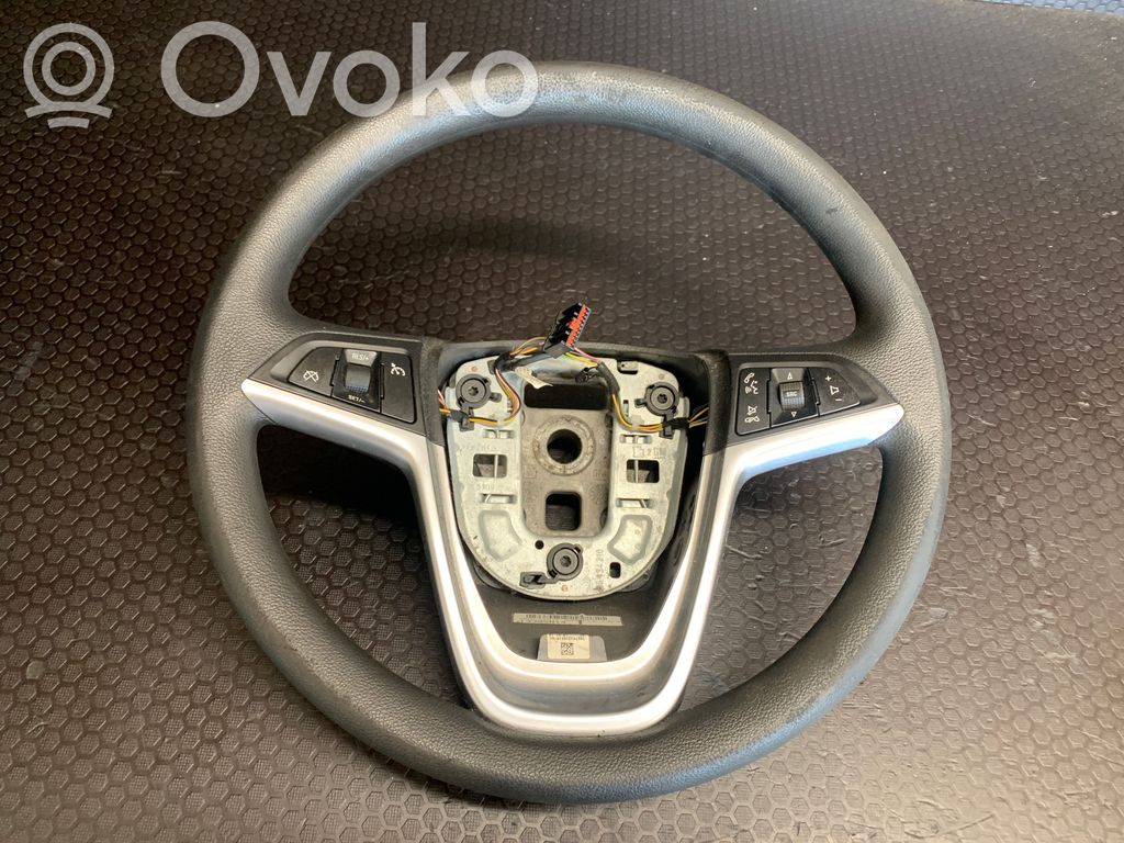 Opel Astra J Ohjauspyörä 