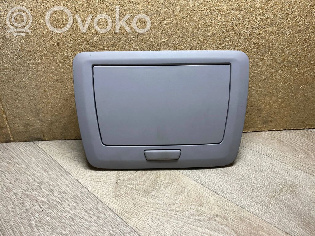 BMW 7 F01 F02 F03 F04 Takaistuimen valo 
