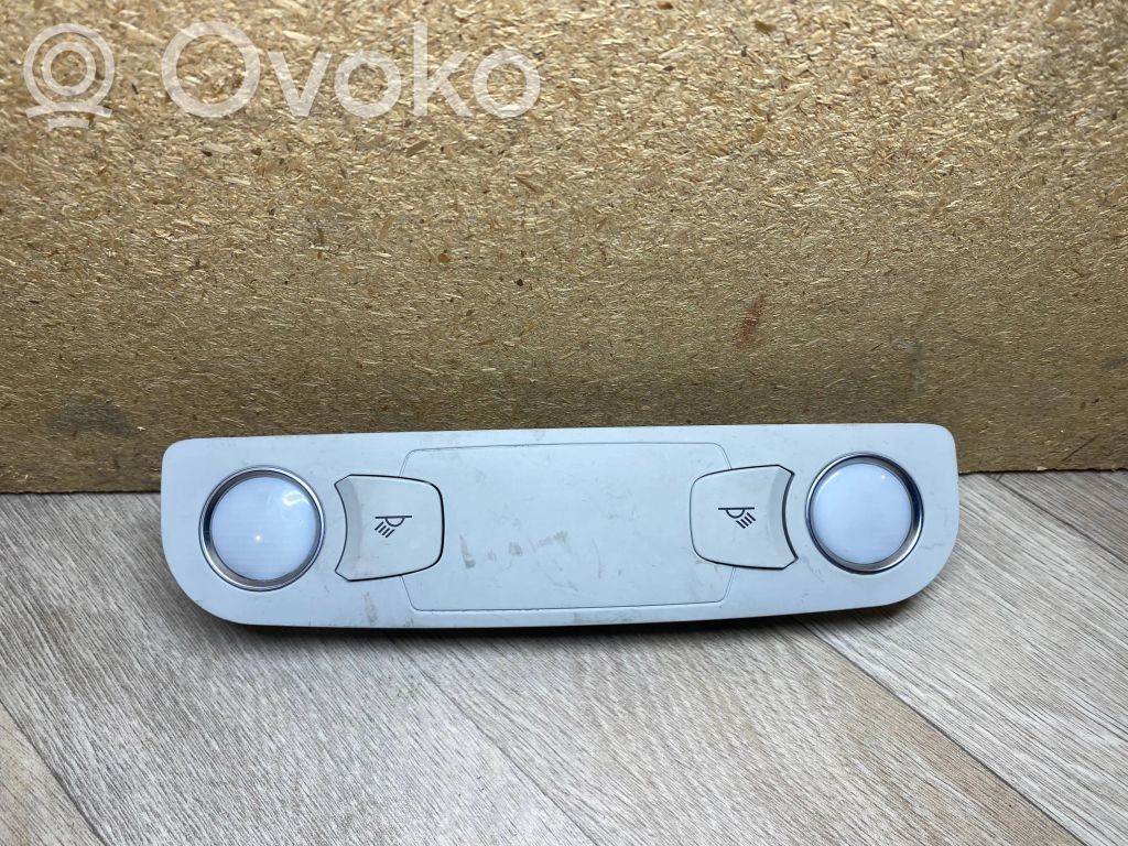 Audi A6 S6 C6 4F Luz del asiento trasero 