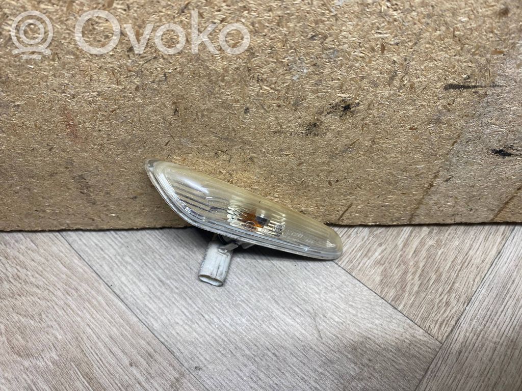 BMW 1 E81 E87 Front fender indicator light 